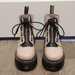 Dr. Martens Women's Platform Sinclair Boots Vintage Taupe Pisa Size 7